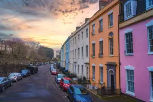 UK Expat Takes Advantage Of Top Slicing
